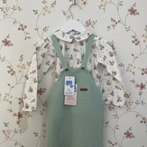 Conjunto peto y blusa estampada